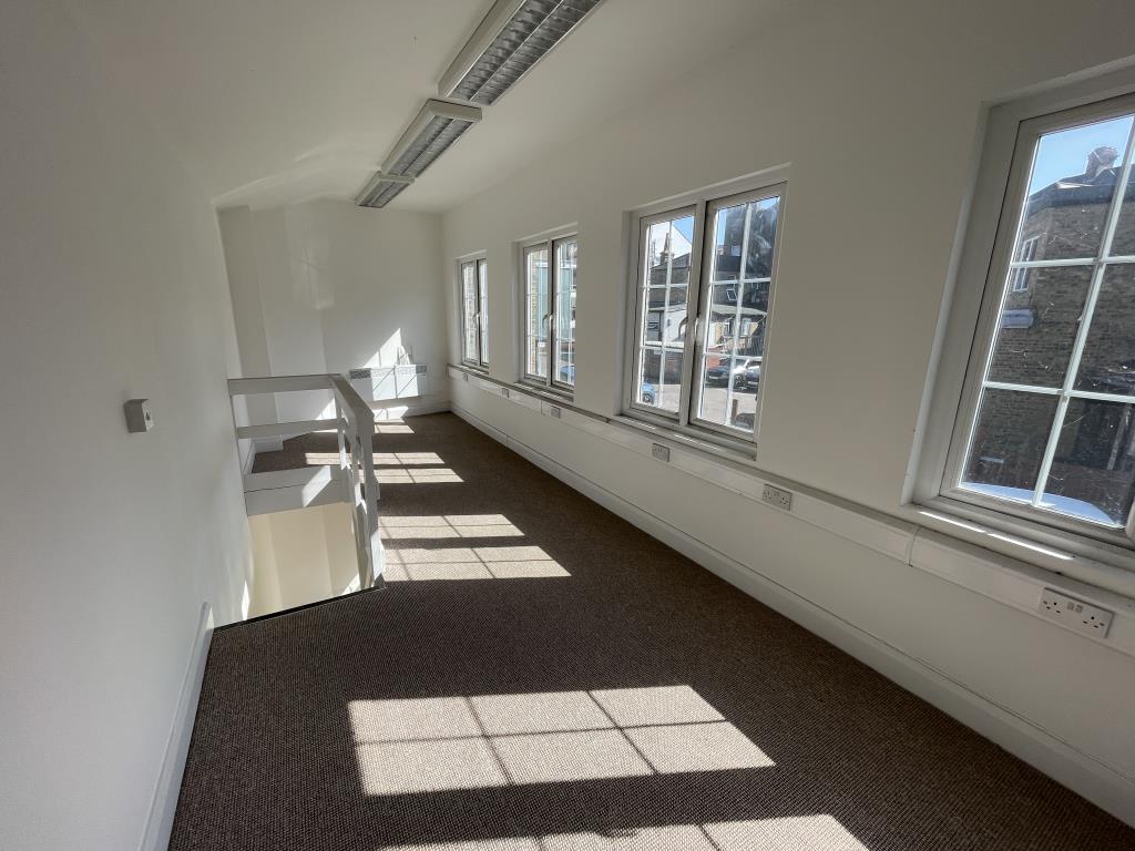 Lot: 113 - VACANT TWO STOREY BUILDING - Inside image of first floor area